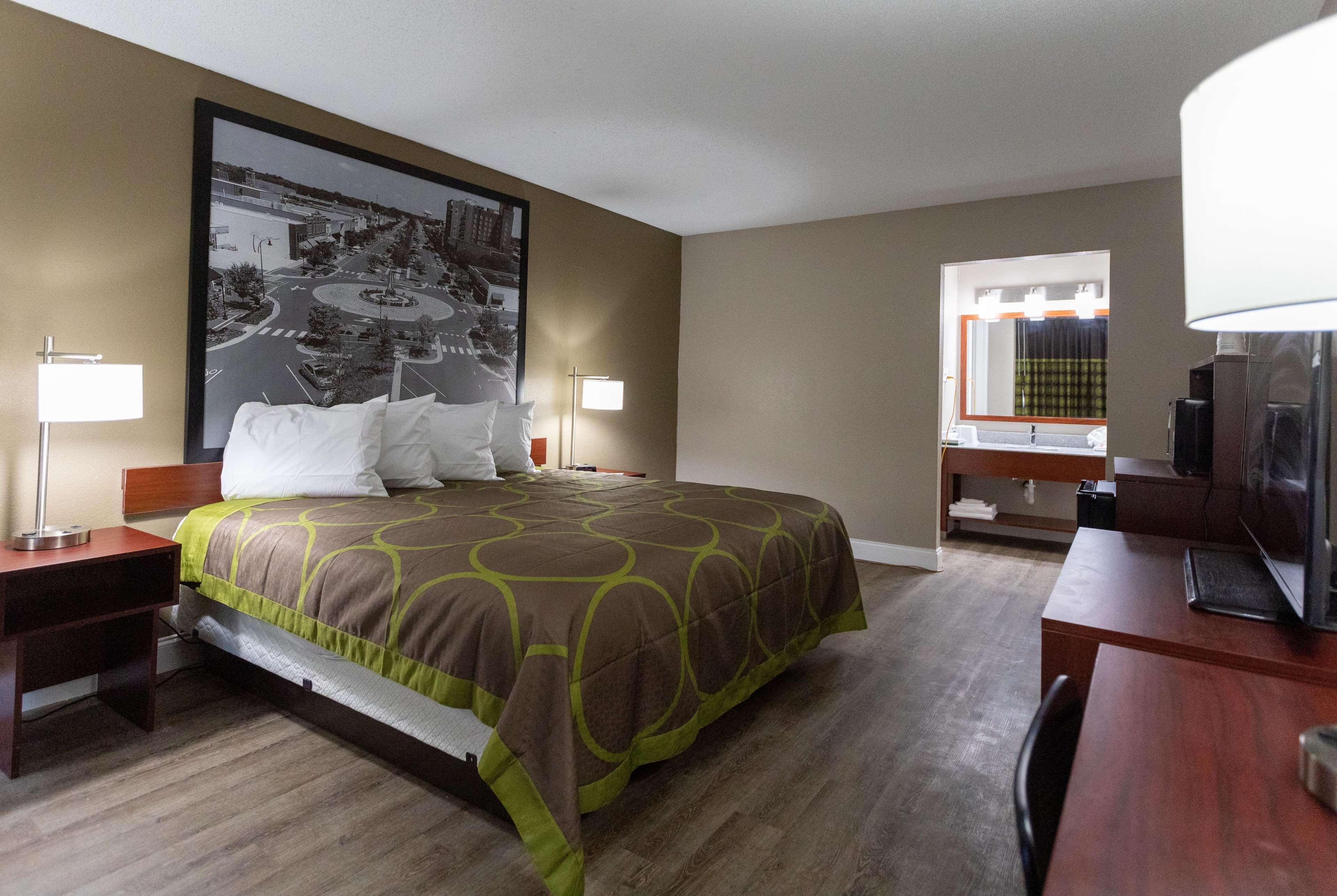 Super 8 By Wyndham Goldsboro Motel Buitenkant foto
