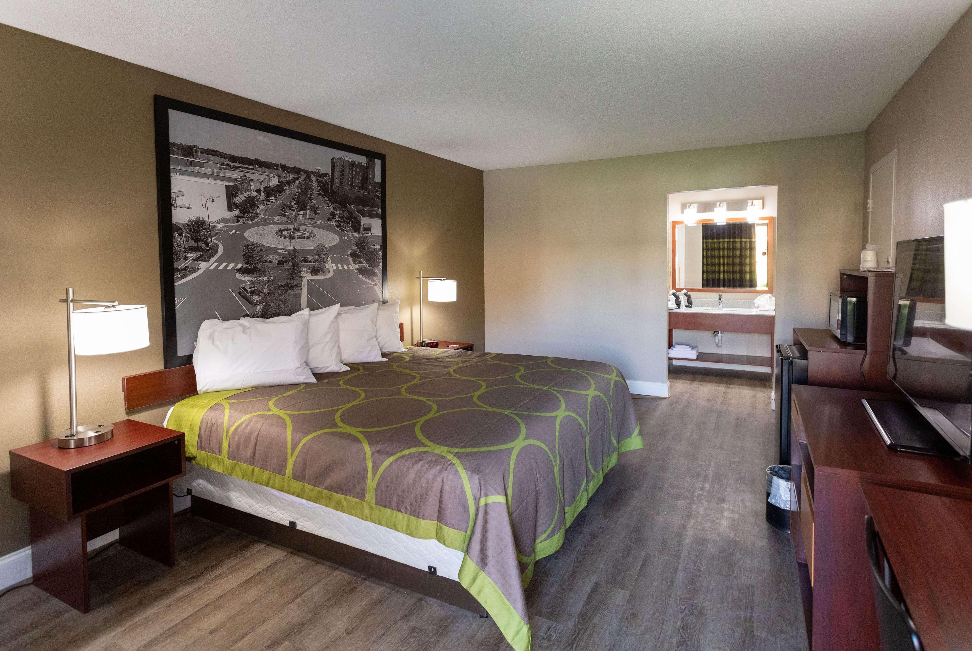 Super 8 By Wyndham Goldsboro Motel Buitenkant foto