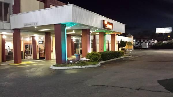 Super 8 By Wyndham Goldsboro Motel Buitenkant foto