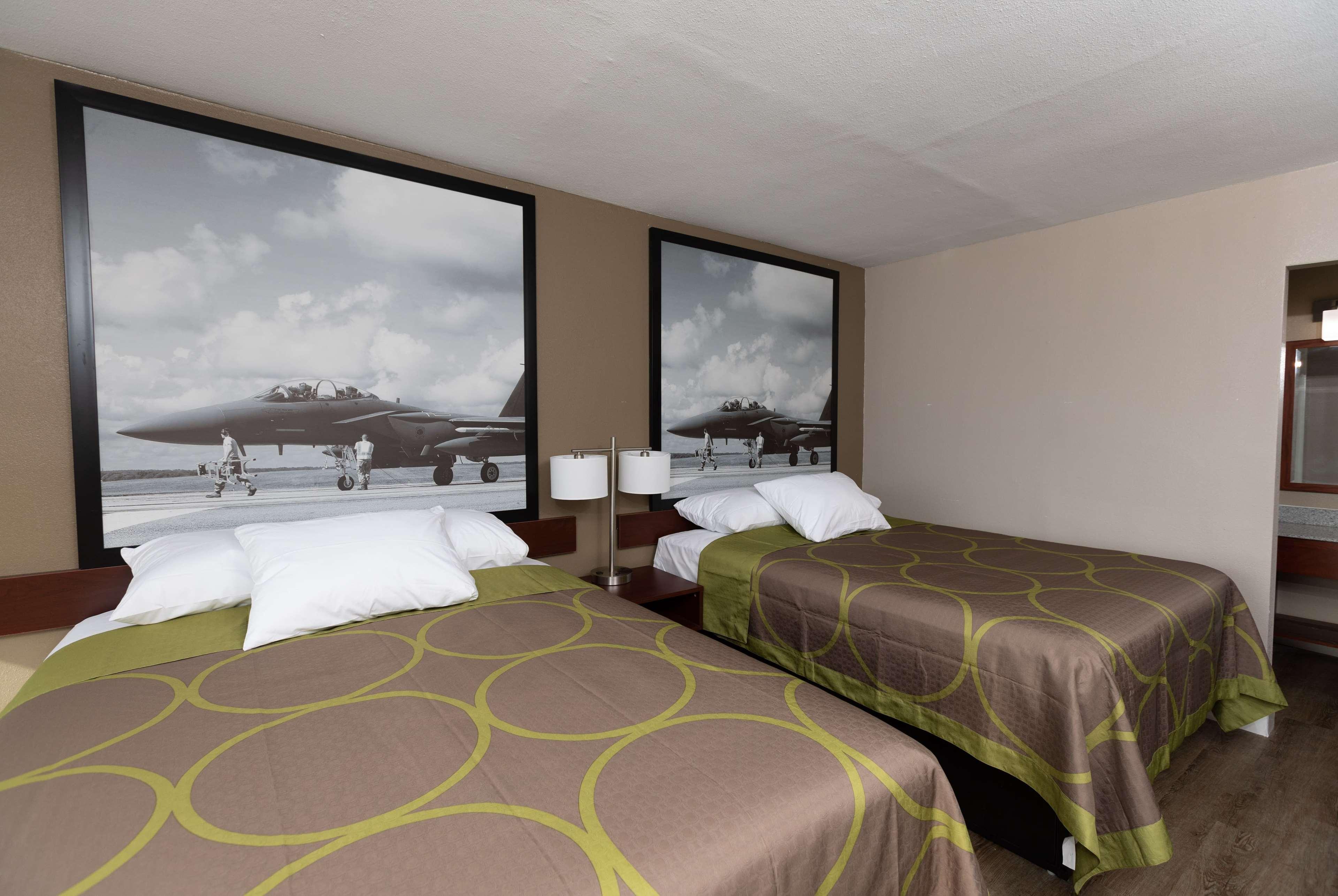 Super 8 By Wyndham Goldsboro Motel Buitenkant foto