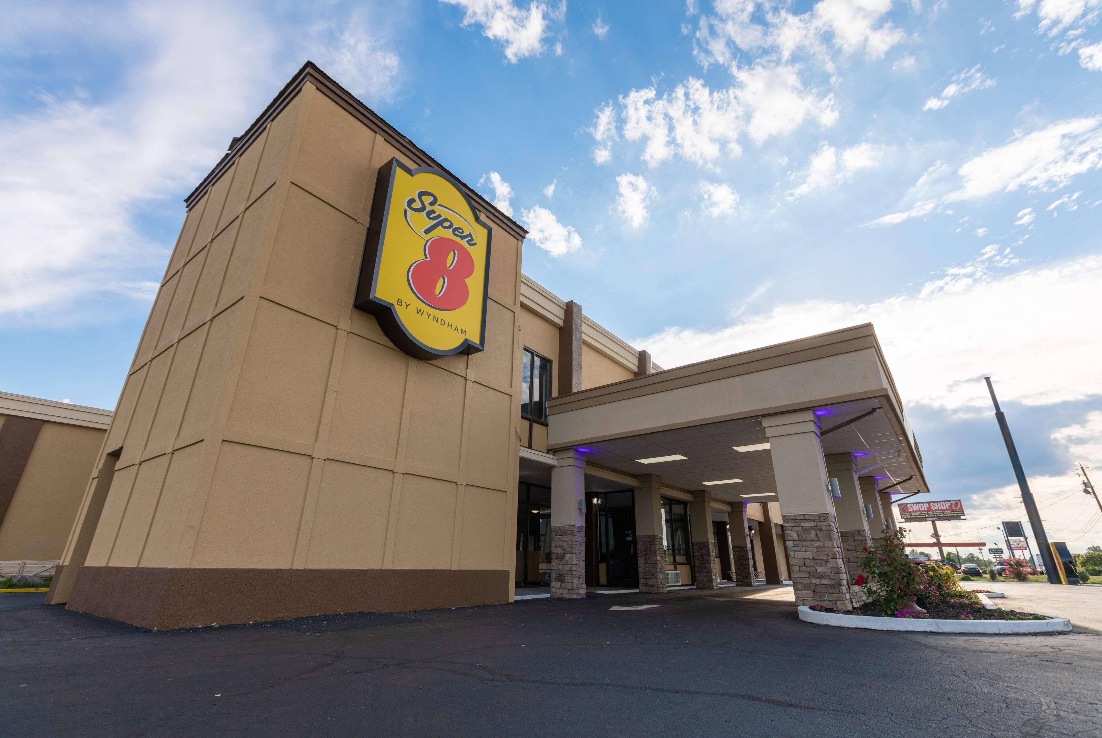 Super 8 By Wyndham Goldsboro Motel Buitenkant foto