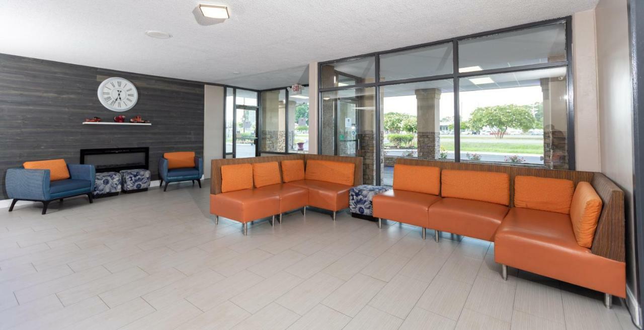 Super 8 By Wyndham Goldsboro Motel Buitenkant foto
